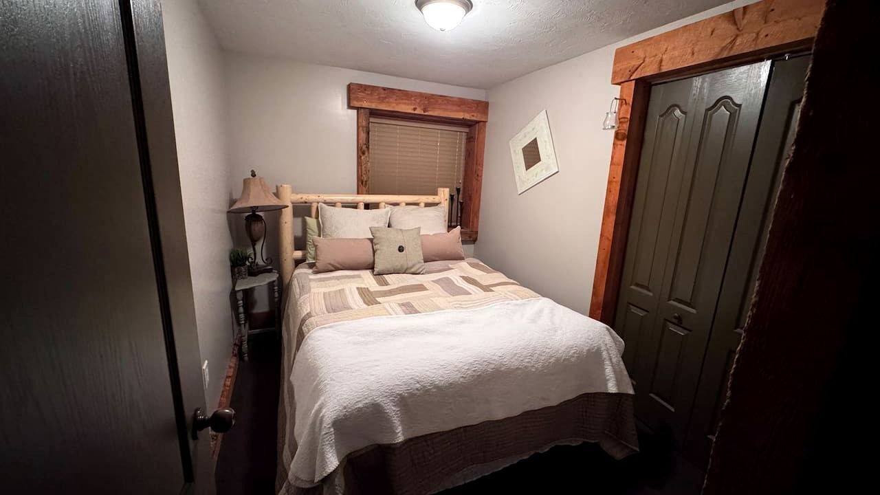 Photo of Bedroom in Irwin