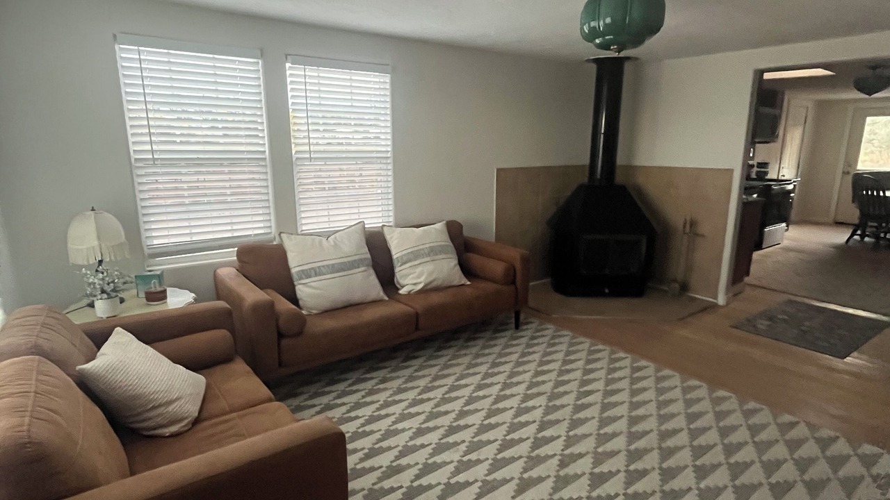 Photo of Livingroom in Owyhee County