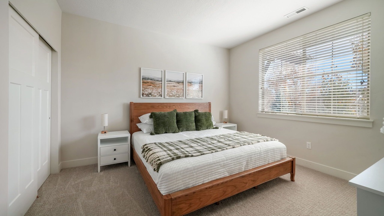 Photo of Bedroom in Midway