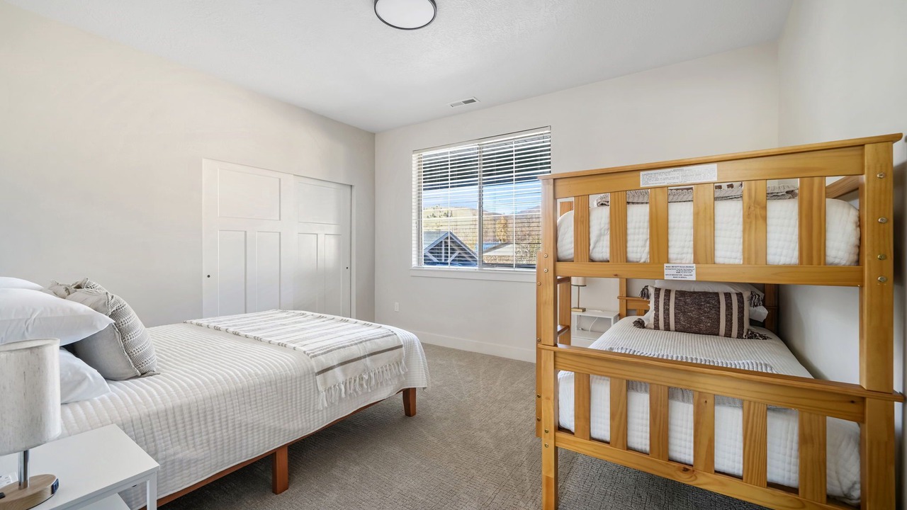 Photo of Bedroom in Midway