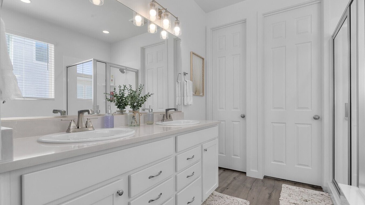 Photo of Bathroom in Lake Point