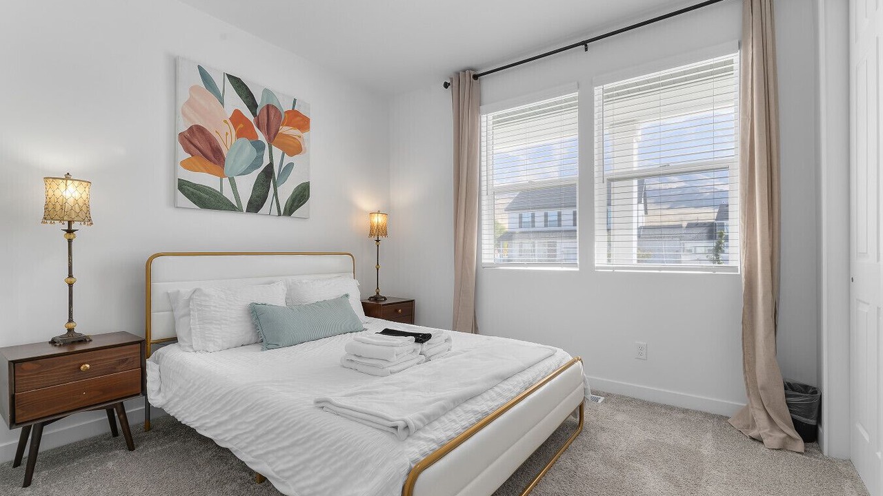 Photo of Bedroom in Lake Point