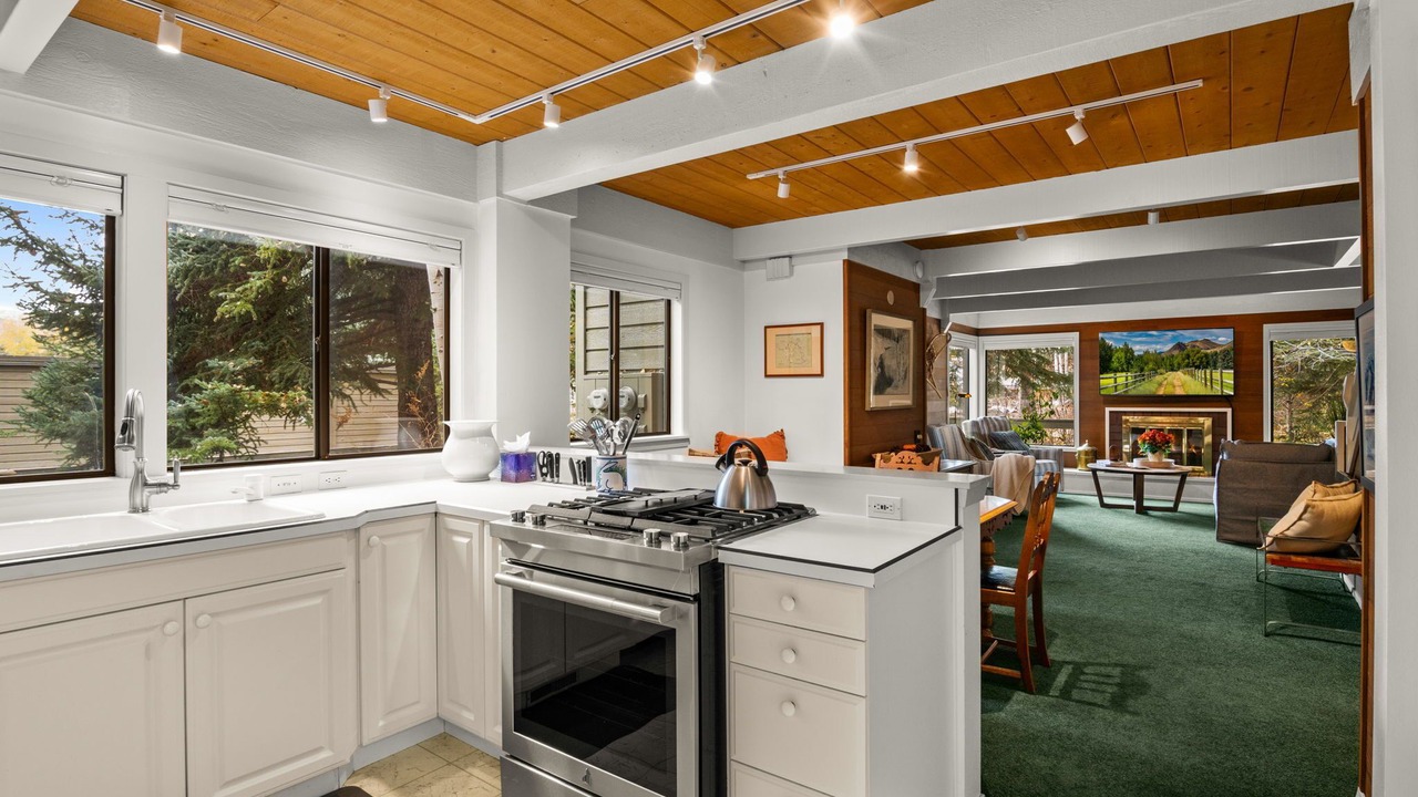 Photo of Kitchen in Elkhorn
