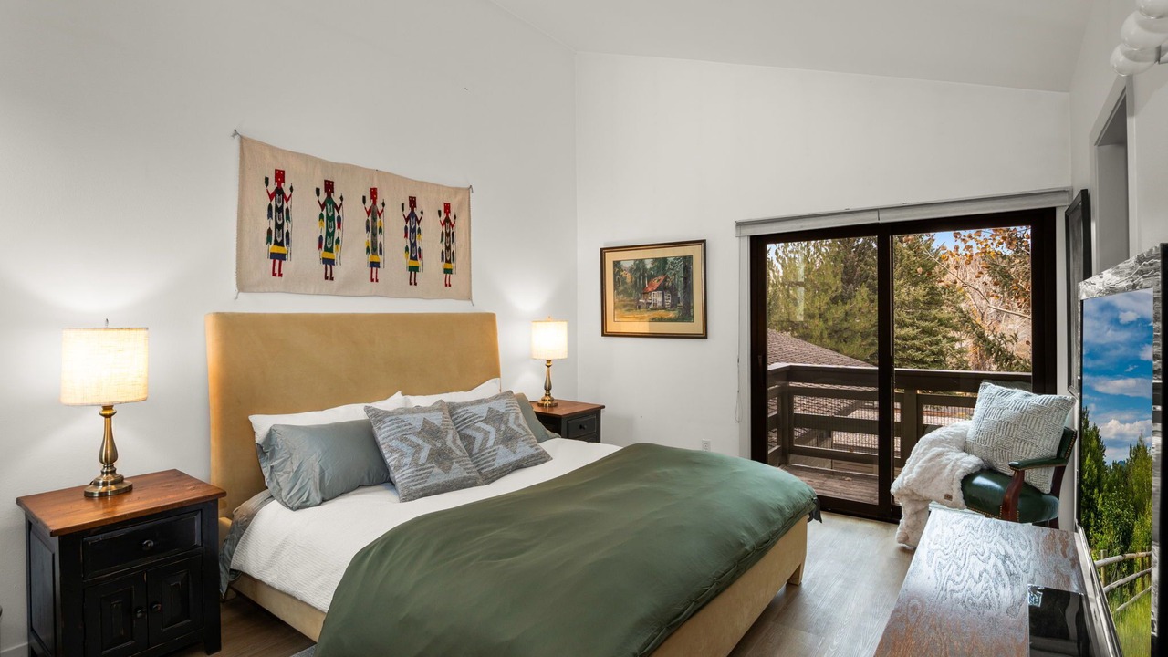 Photo of Bedroom in Elkhorn