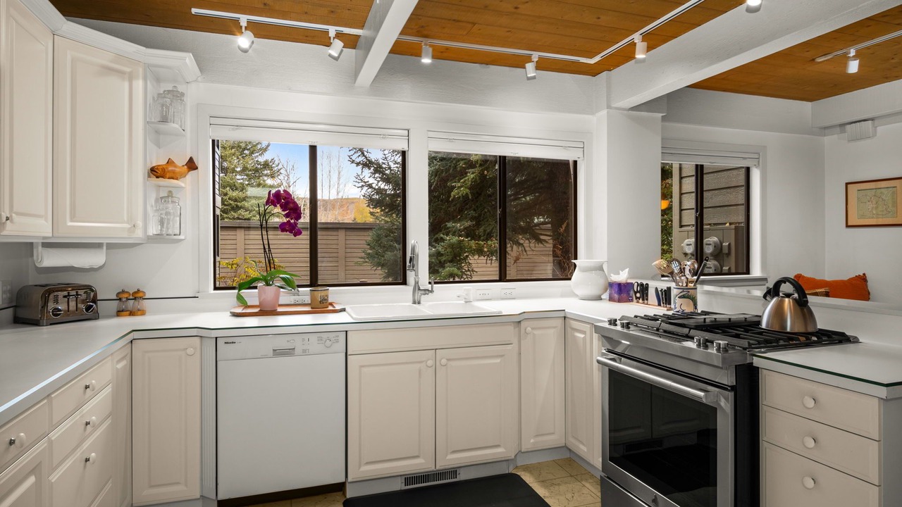 Photo of Kitchen in Elkhorn