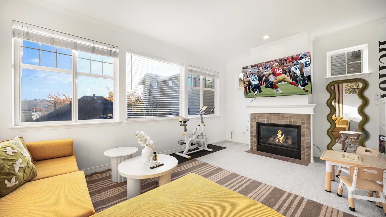 Photo of Livingroom in East Queen Anne