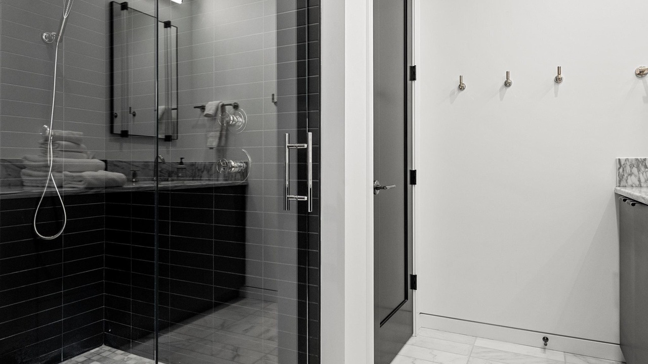 Photo of Bathroom in Garden City