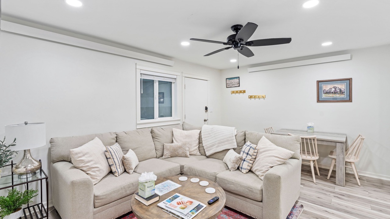 Photo of Livingroom in Teton Village