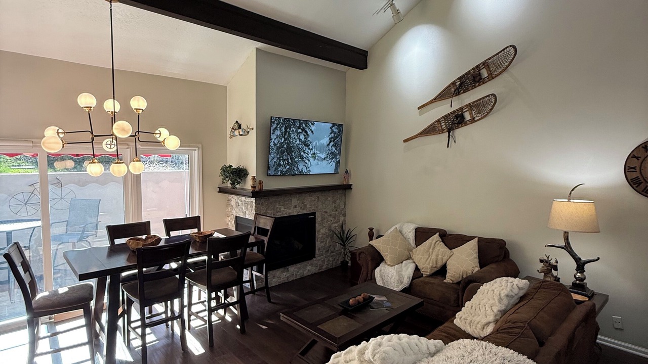 Photo of Livingroom in Cottonwood Heights