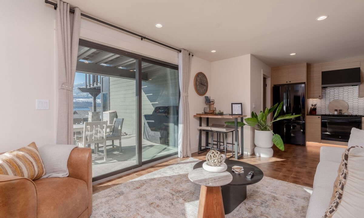 Photo of Livingroom in Wapato Point