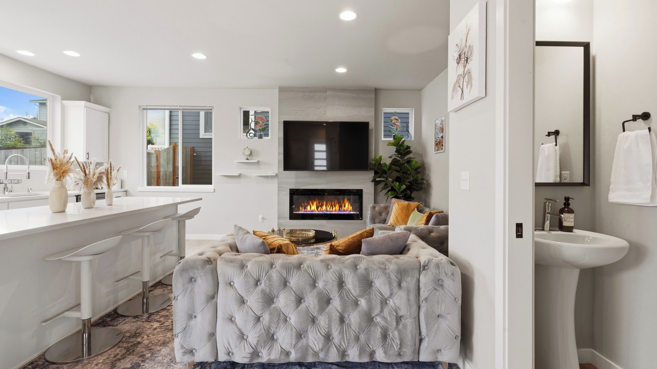 Photo of Livingroom in Paine Field-Lake Stickney