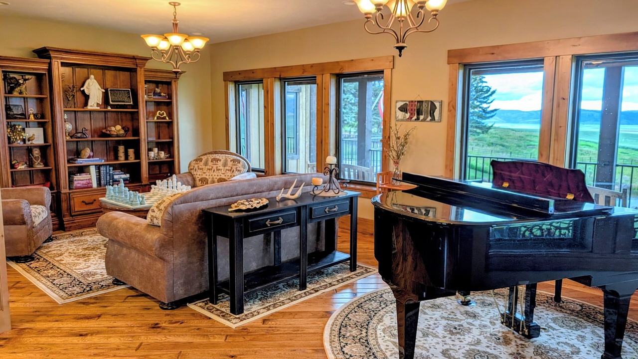 Photo of Livingroom in Ririe
