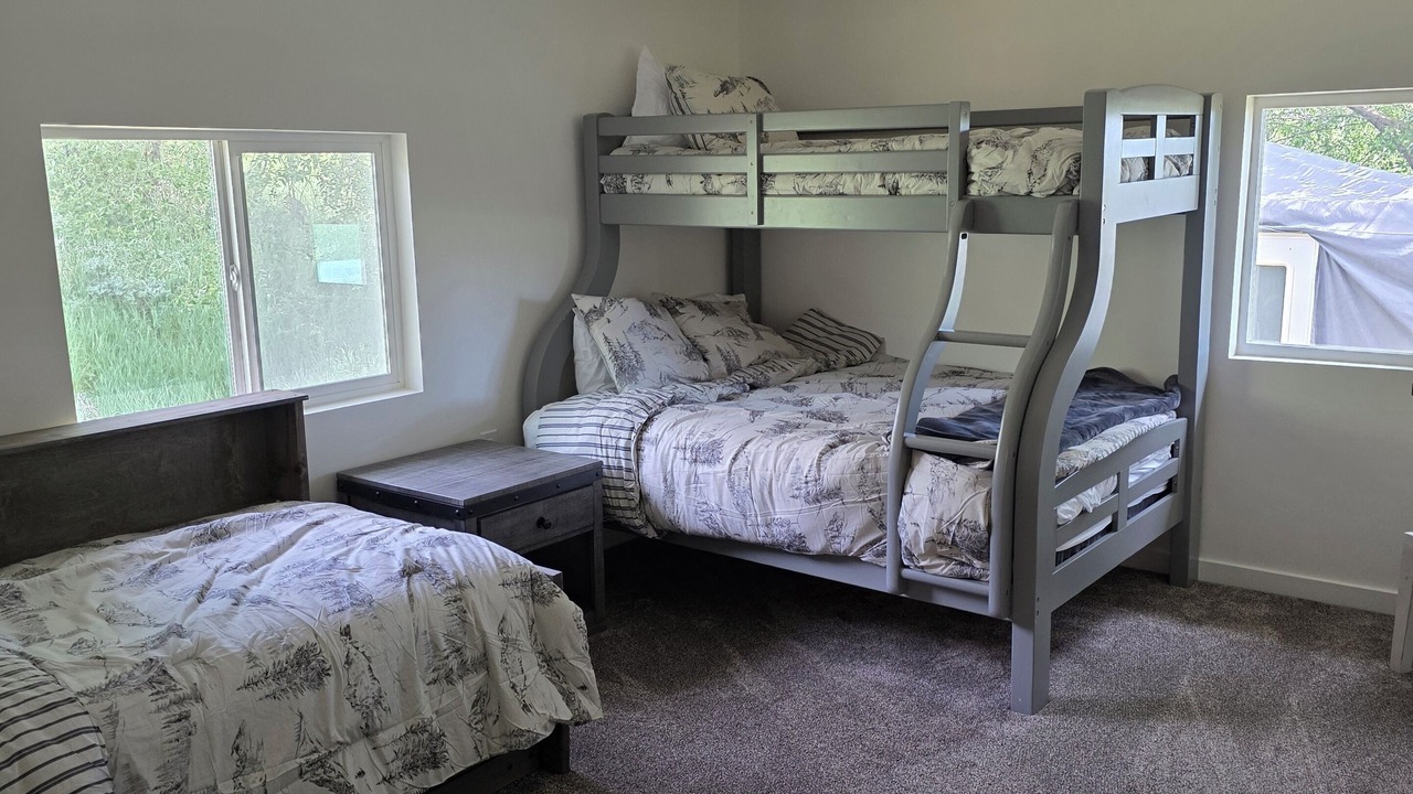 Photo of Bedroom in Lincoln County