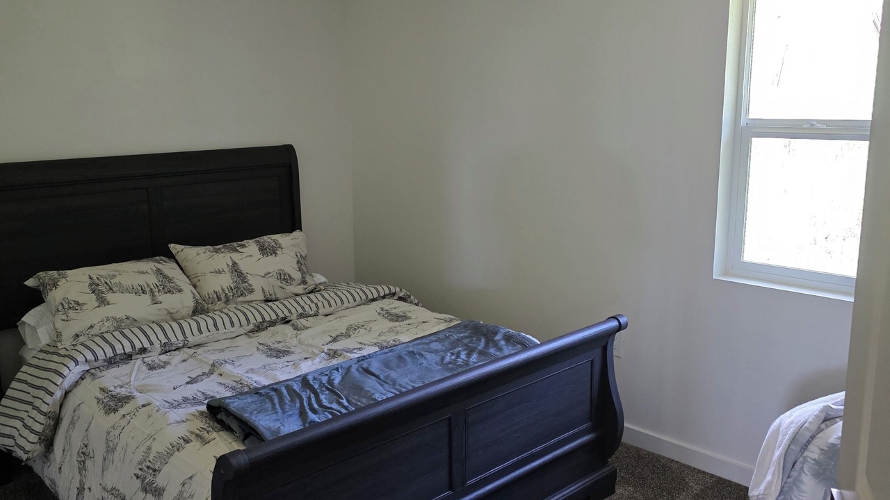 Photo of Bedroom in Lincoln County