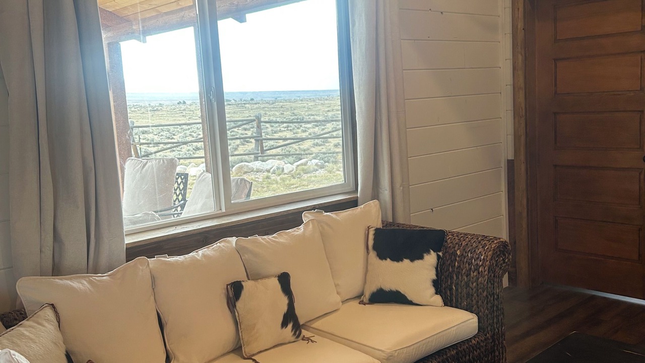 Photo of Livingroom in Clark