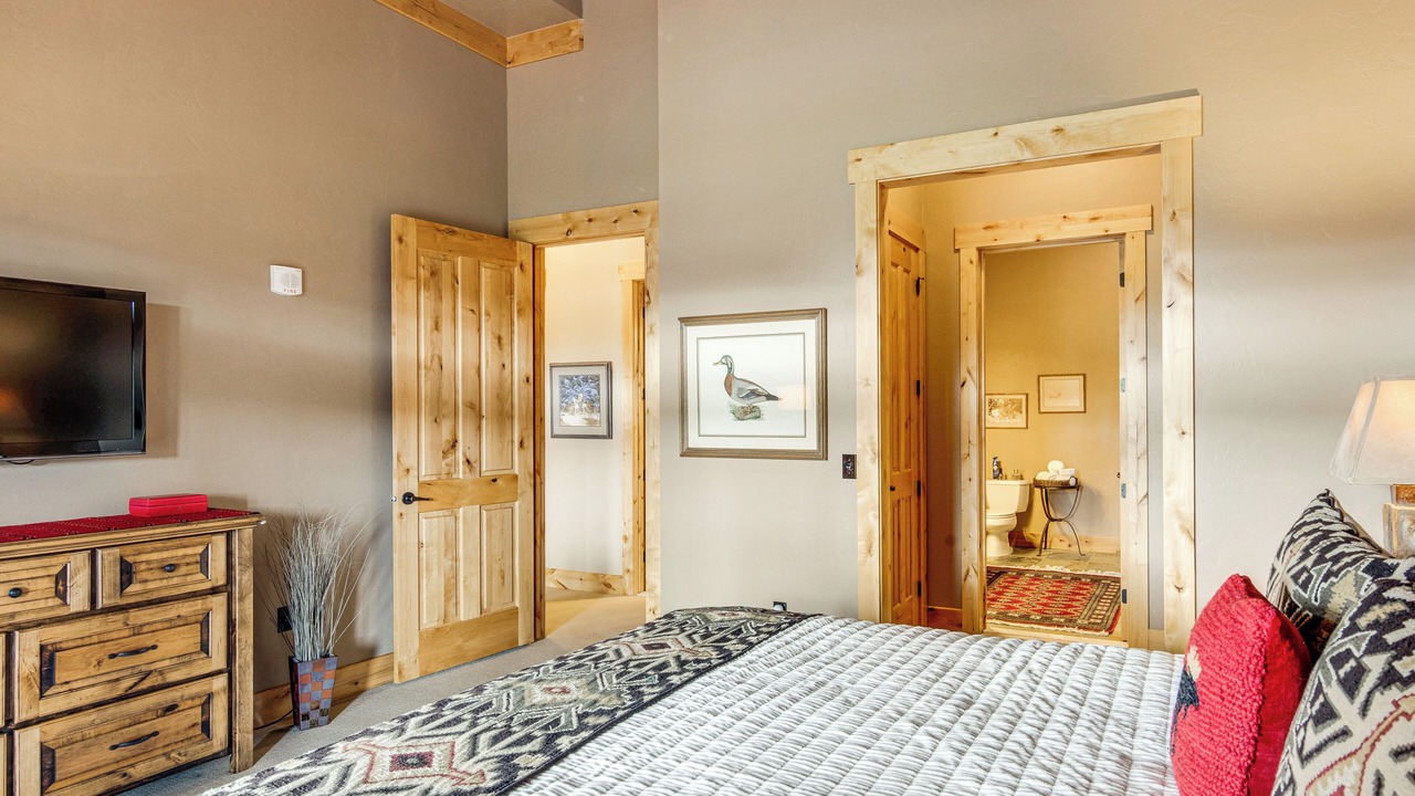 Photo of Bedroom in Victor