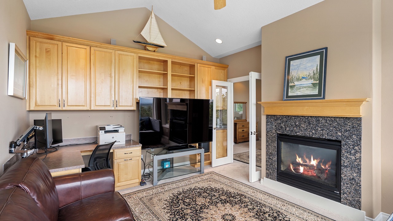 Photo of Livingroom in Ladd Hill