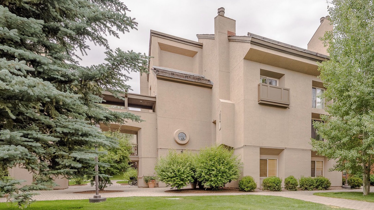 Photo of Outdoor in Elkhorn Village