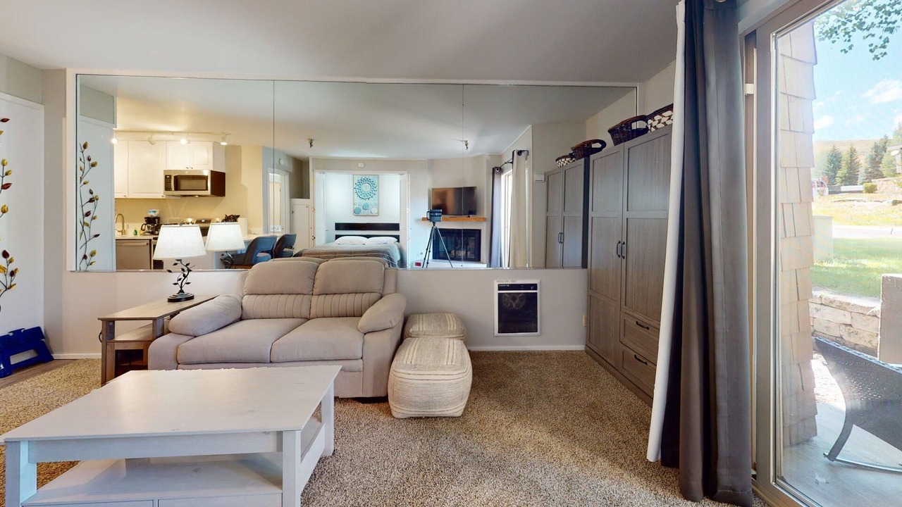 Photo of Livingroom in Elkhorn Village