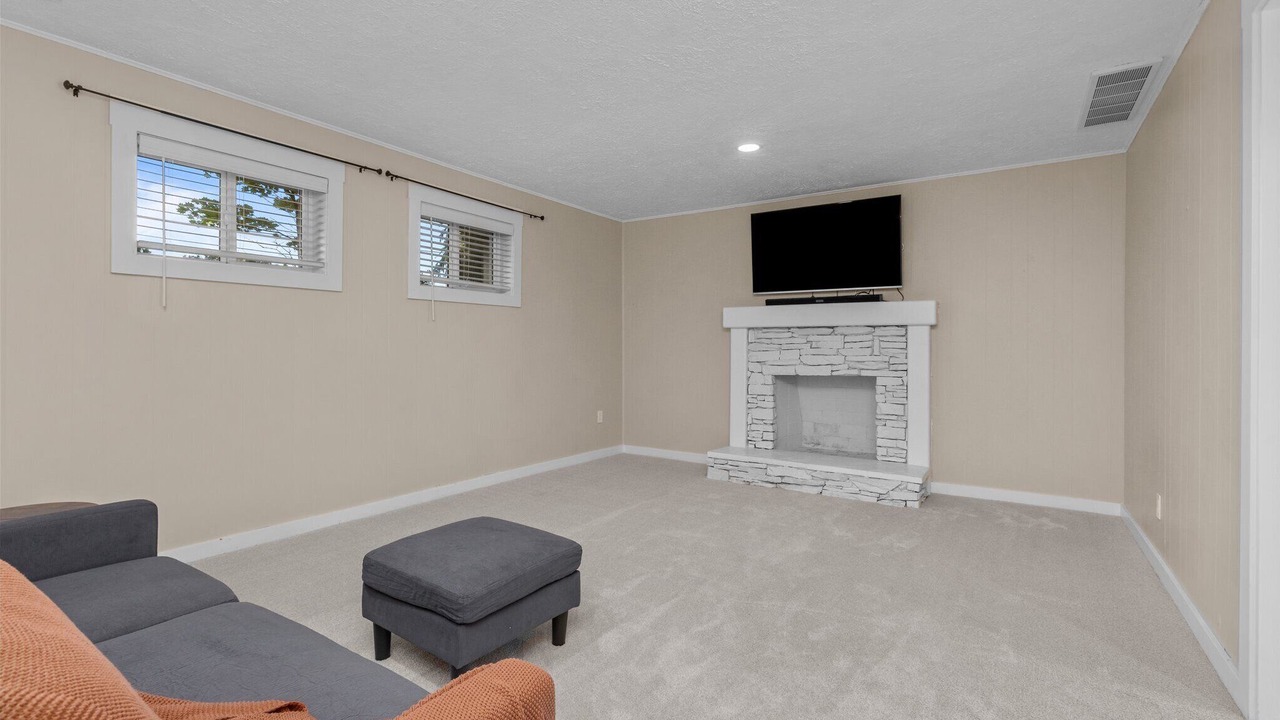 Photo of Livingroom in Eagle