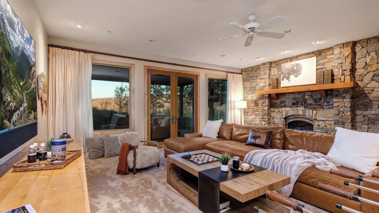 Photo of Livingroom in North Gros Ventre
