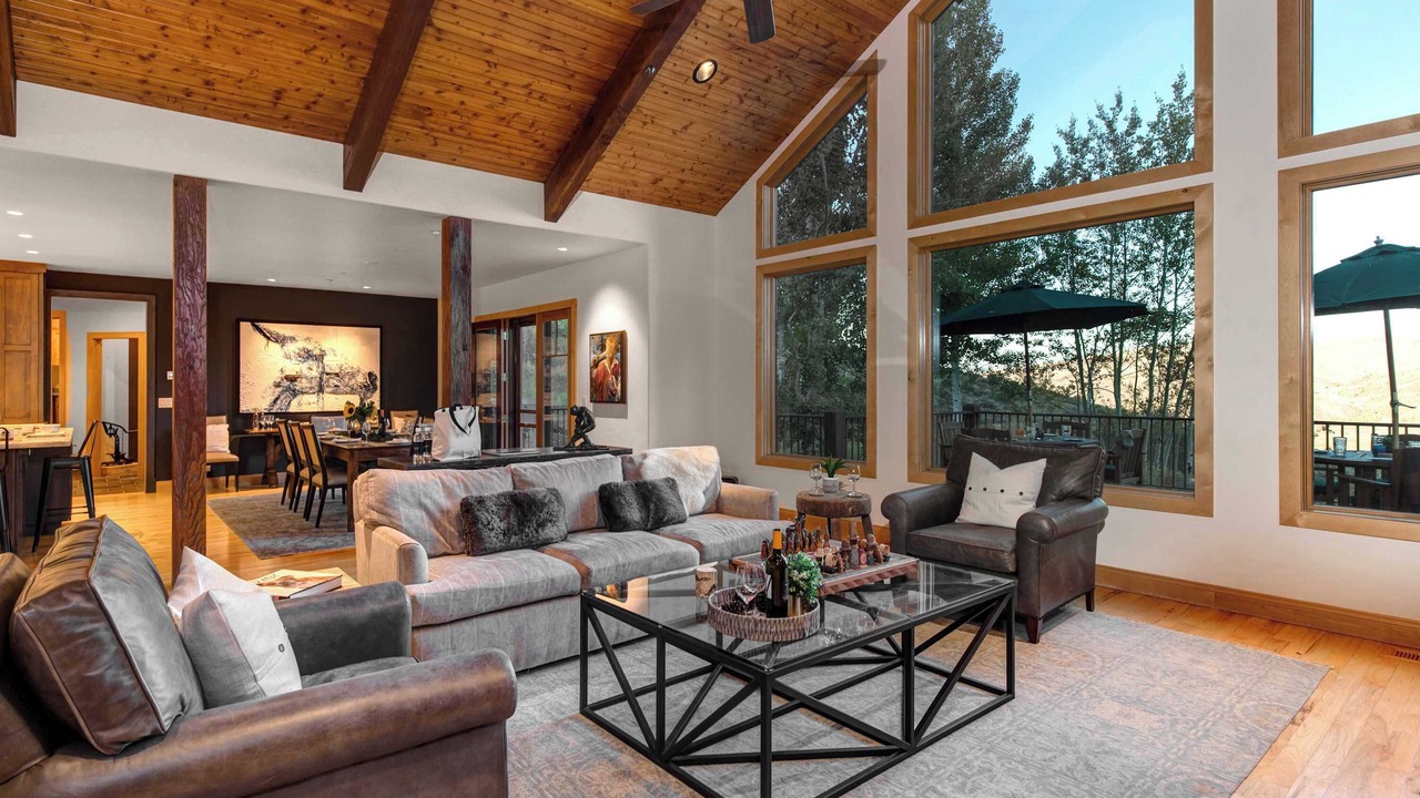 Photo of Livingroom in North Gros Ventre