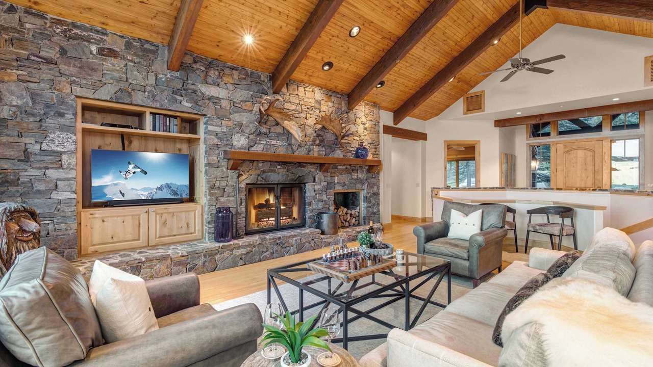 Photo of Livingroom in North Gros Ventre