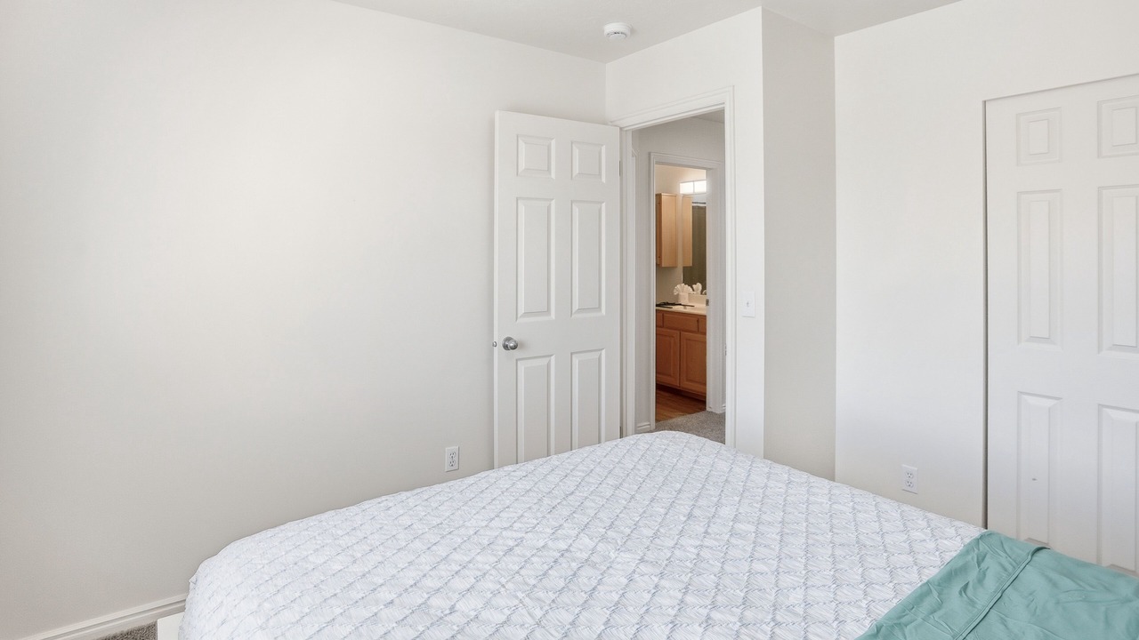Photo of Bedroom in Roy