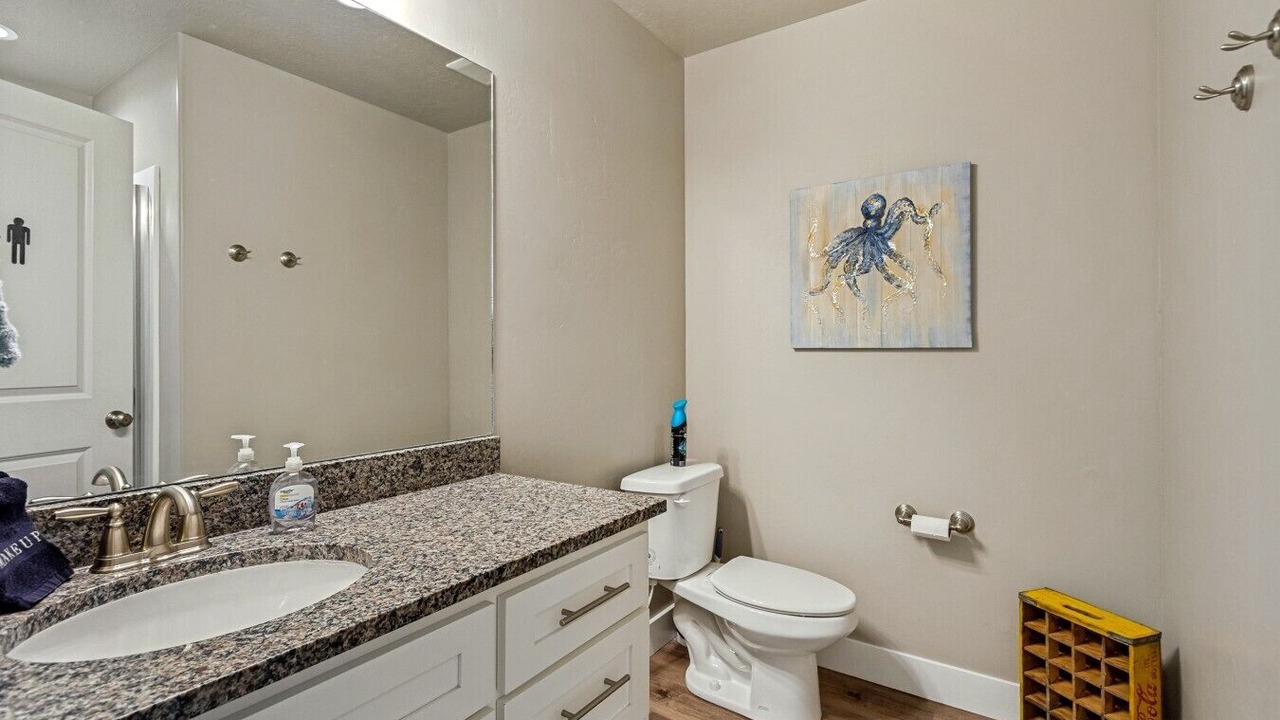 Photo of Bathroom in Garden City