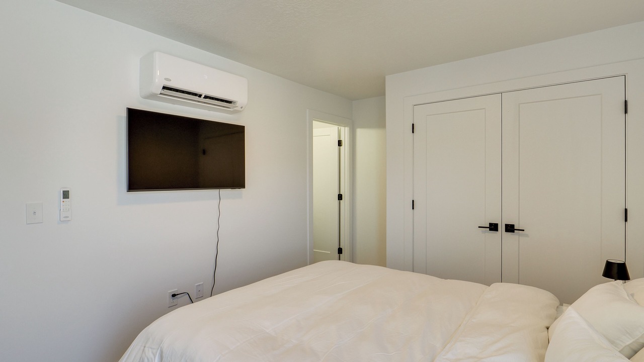Photo of Bedroom in Millcreek