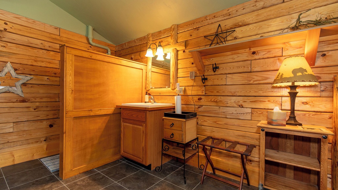 Photo of Bathroom in Absarokee