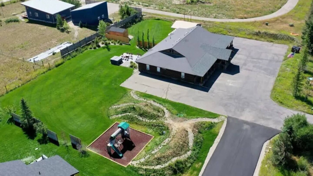 Photo of Outdoor in Leigh Creek Estates