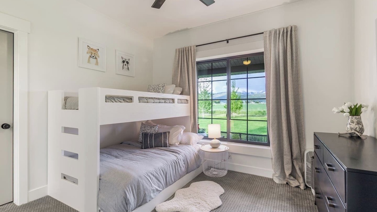 Photo of Bedroom in Victor