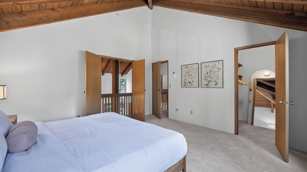 Photo of Bedroom in Bridle Trails