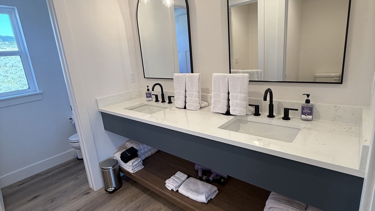Photo of Bathroom in Garden City