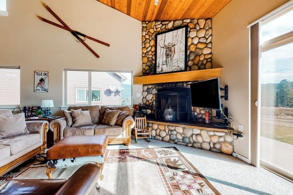 Photo of Livingroom in Big Sky