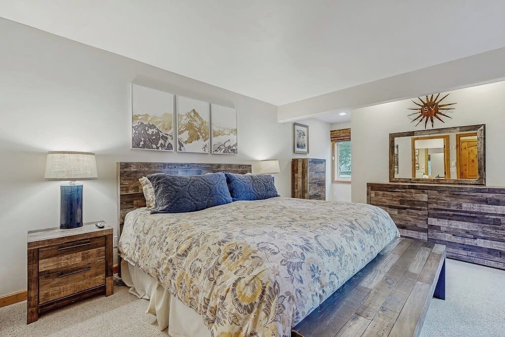 Photo of Bedroom in Elkhorn Village