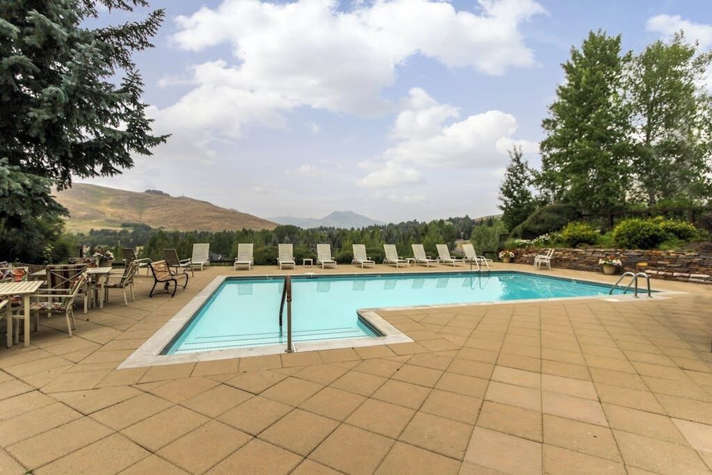Photo of Outdoor in Elkhorn Village
