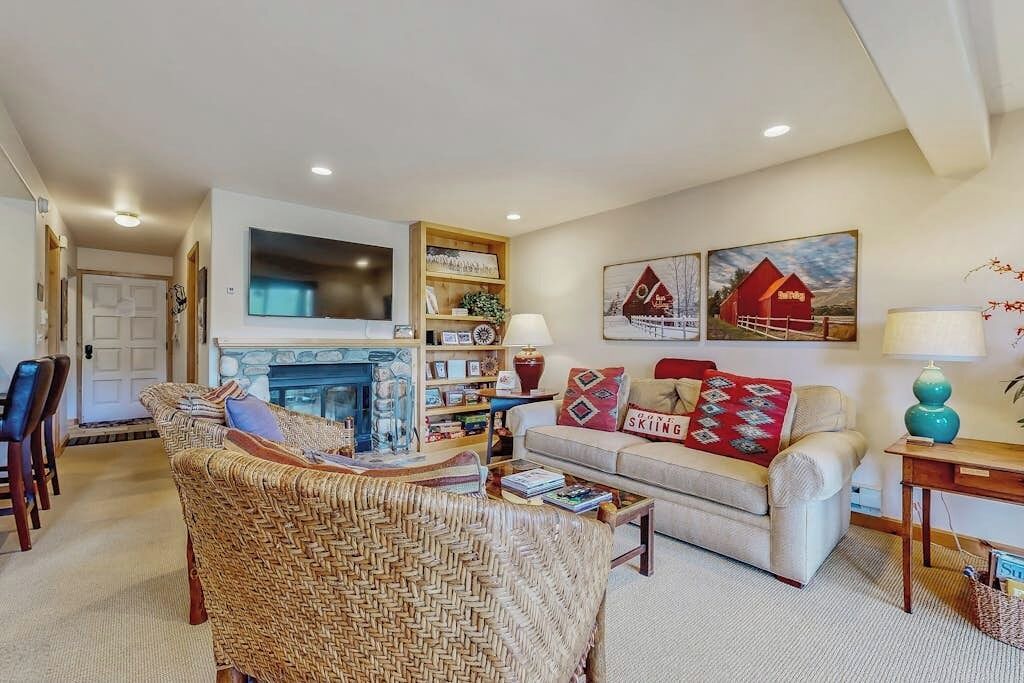 Photo of Livingroom in Elkhorn Village