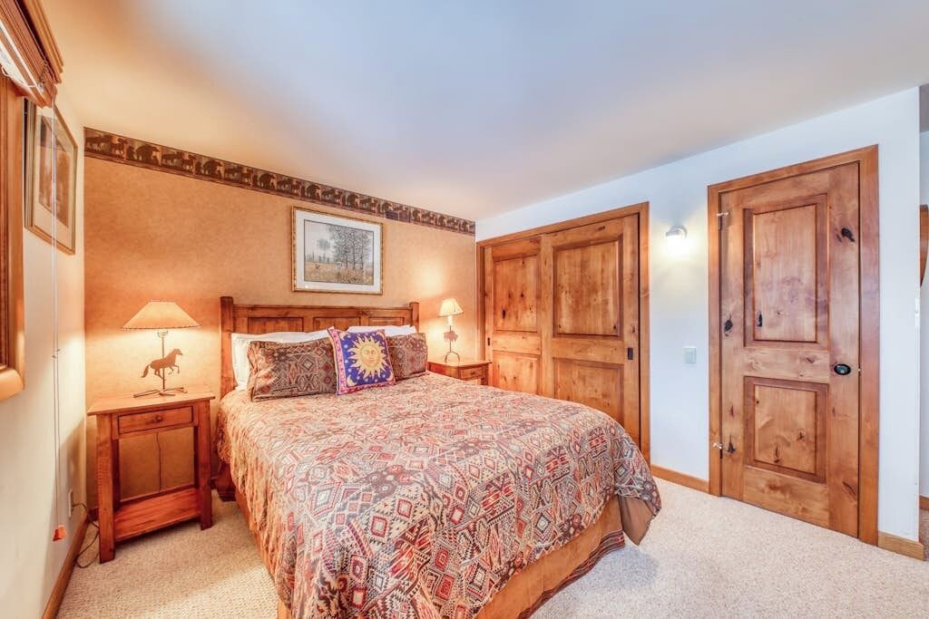 Photo of Bedroom in Elkhorn