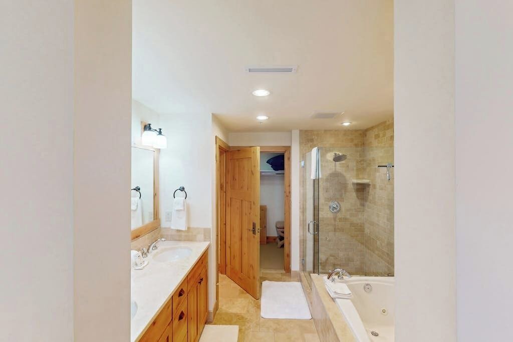 Photo of Bathroom in Elkhorn Village