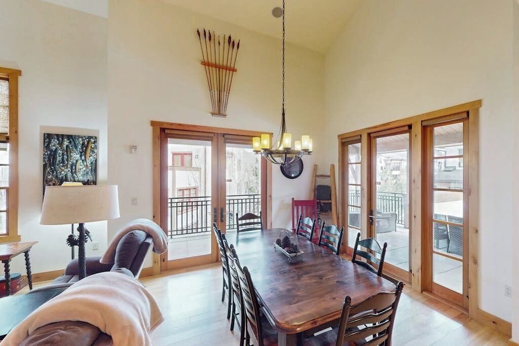 Photo of Livingroom in Elkhorn Village