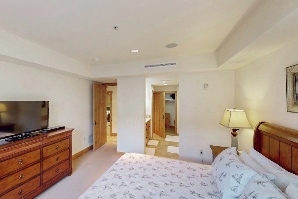 Photo of Bedroom in Elkhorn Village