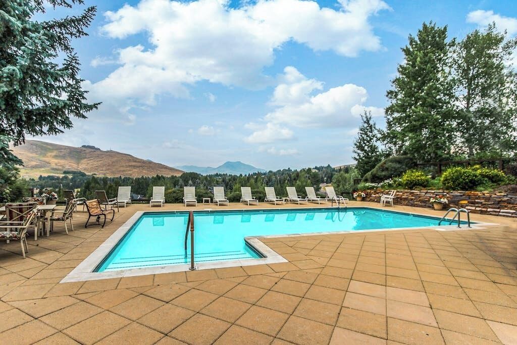 Photo of Outdoor in Elkhorn Village