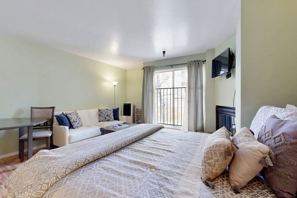 Photo of Bedroom in Elkhorn Village
