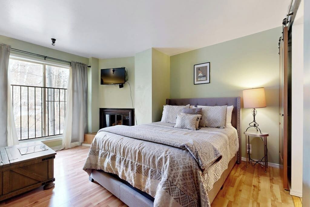 Photo of Bedroom in Elkhorn Village