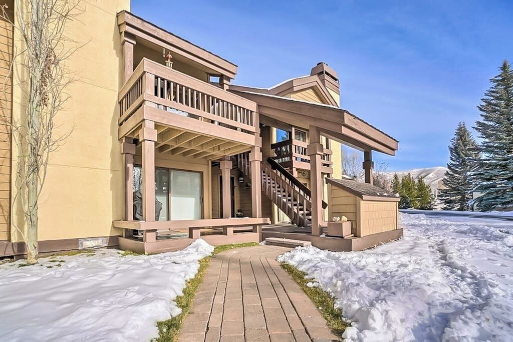 Photo of Outdoor in Elkhorn Village