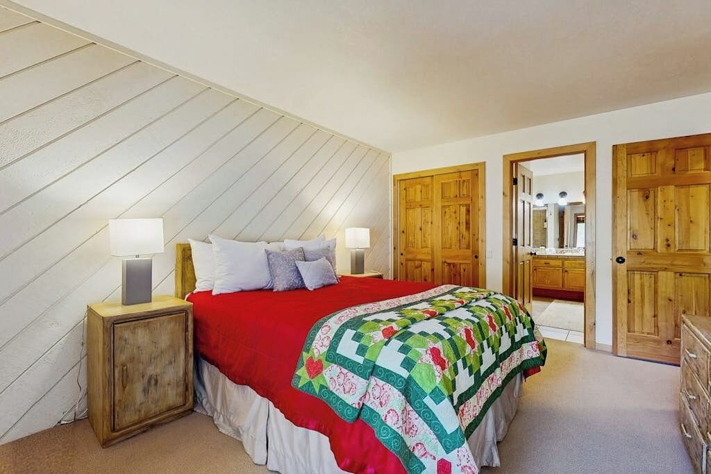 Photo of Bedroom in Elkhorn Village