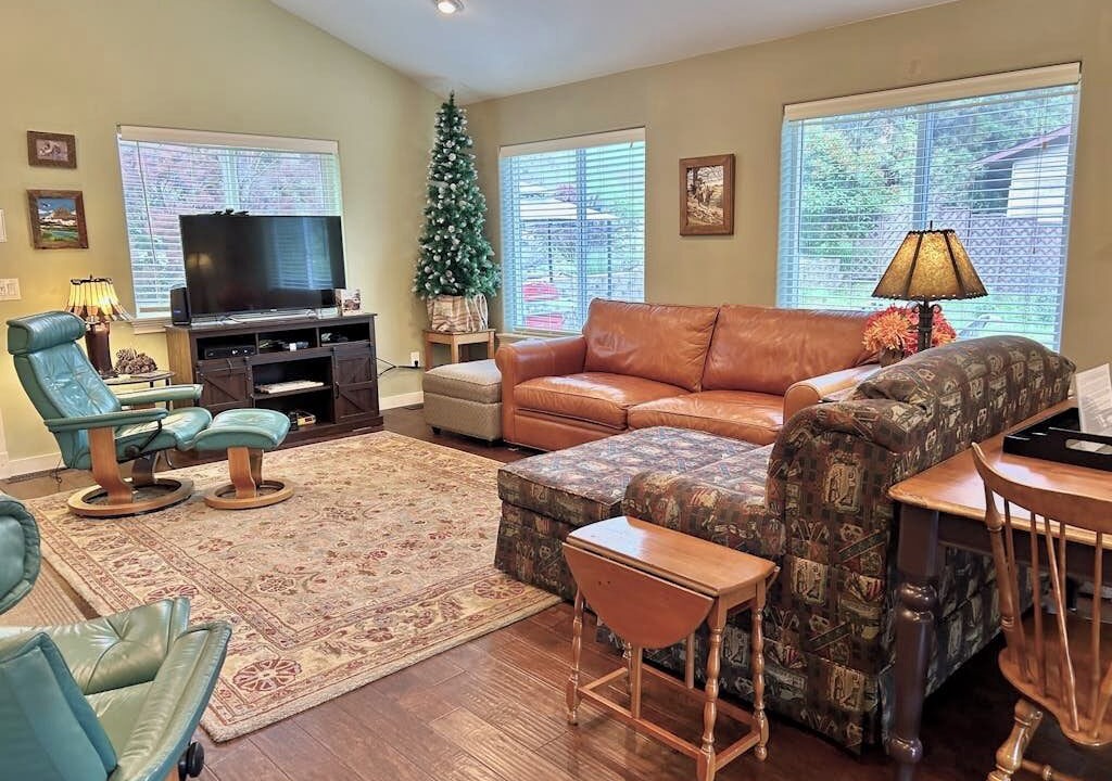 Photo of Livingroom in Woods Bay