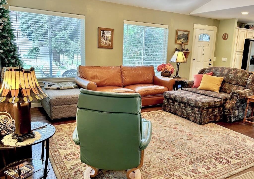 Photo of Livingroom in Woods Bay